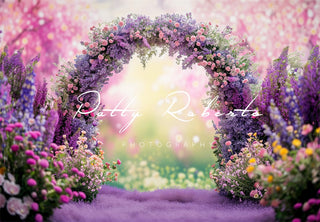 Violette Lente Bloemenboogachtergrond Ontworpen door Patty Robert