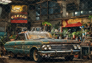 Retro Garage Donkergroene Auto en Planten Foto Achtergrond Ontworpen door Emetselch