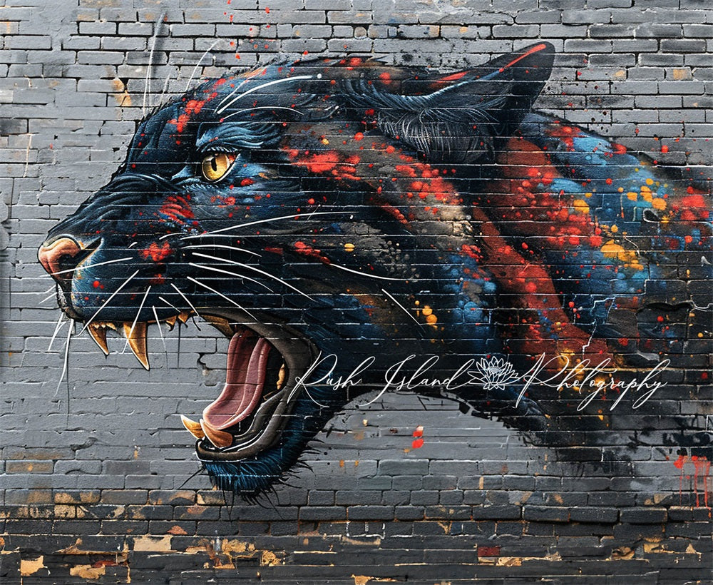 Arte Fine Art Colorata Graffiti Feroce Pantera Nera Sfondo in Mattoni Grigi Progettato da Laura Bybee