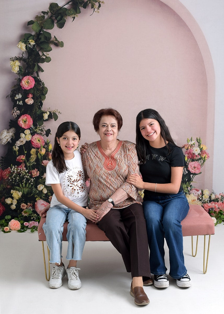 Fondo Elegante Arco de Flores Diseñado por Mandy Ringe Photography