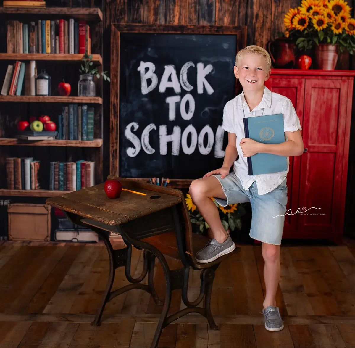 Cartel de pizarra de regreso a clases estante de libros Diseñado por Emetselch