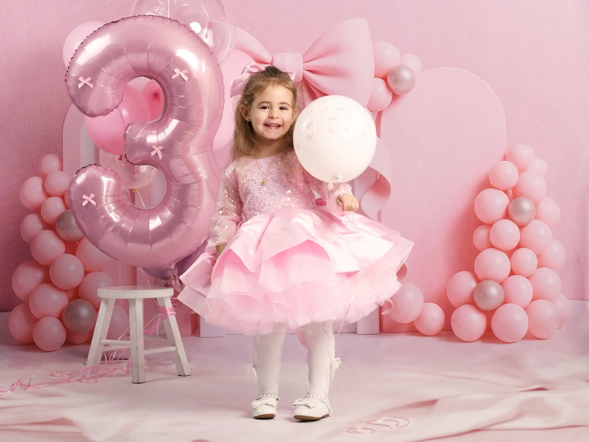Cake Smash Boog Roze Ballonnen Foto Achtergrond Designed by Ashley Paul