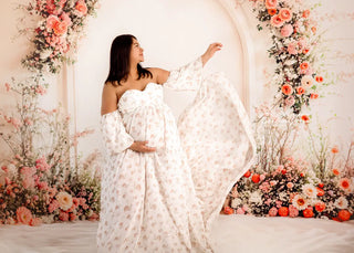 Fondo de boda de arco floral de primavera diseñado por Emetselch