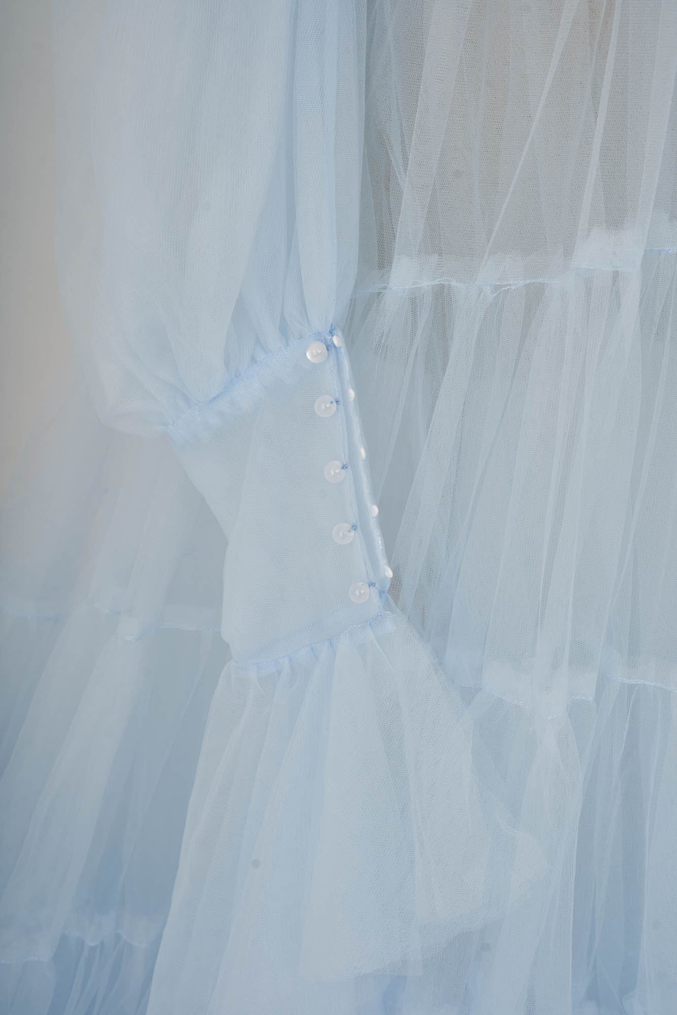 Sexy blue tulle maternity dress detail