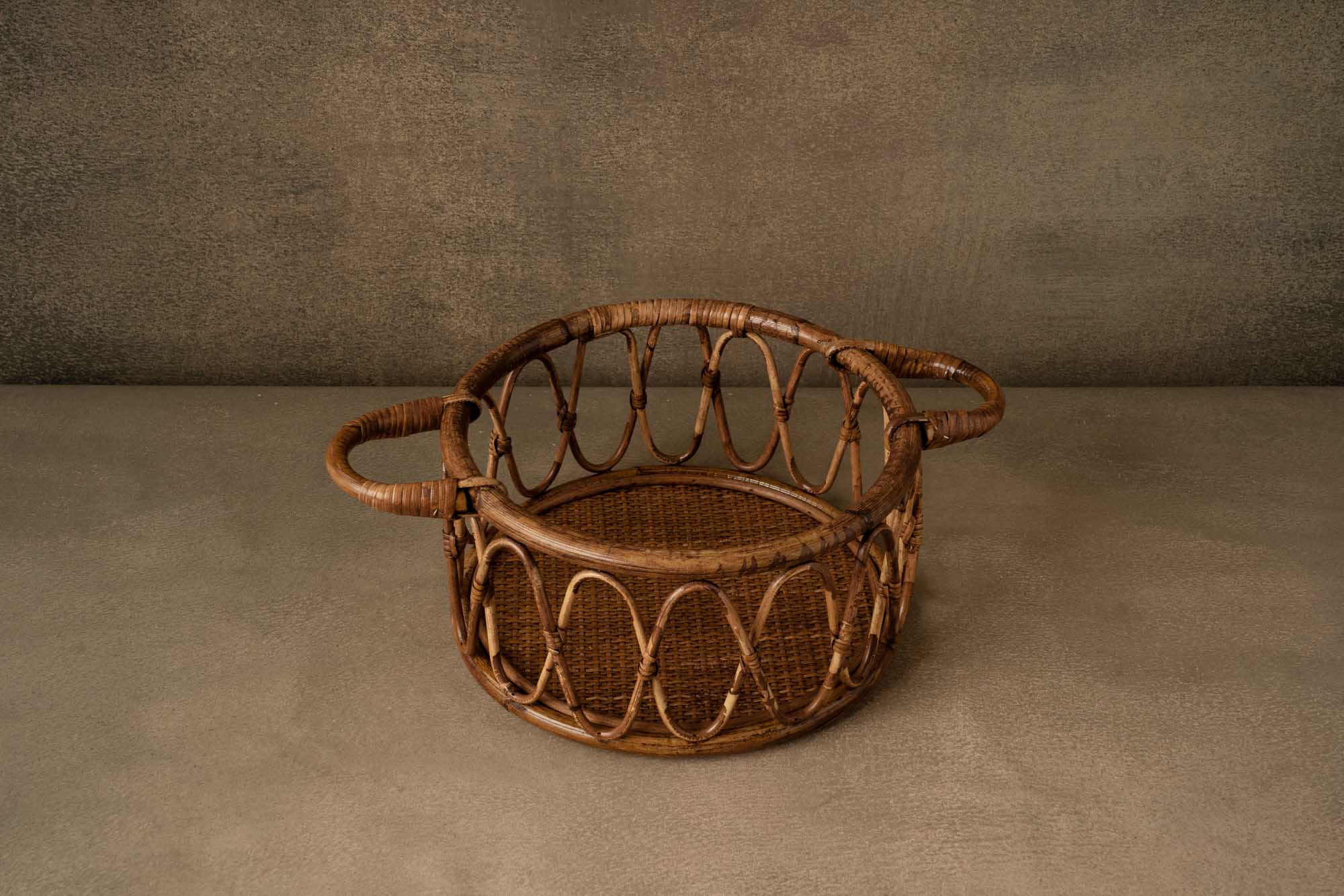 Kate Bamboo Round Woven Basket Newborn Props