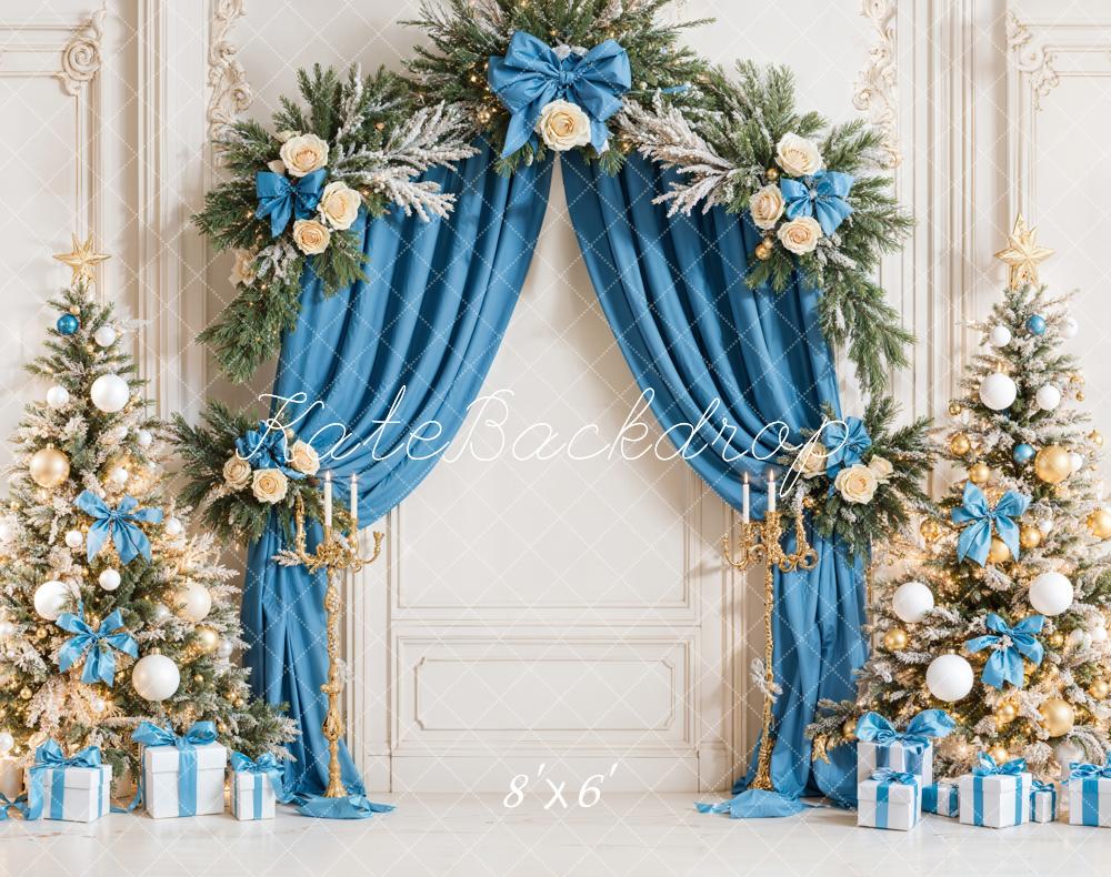 Kerstboom Blauwe Elegante Gordijnen Boog Foto Achtergrond Designed by Emetselch