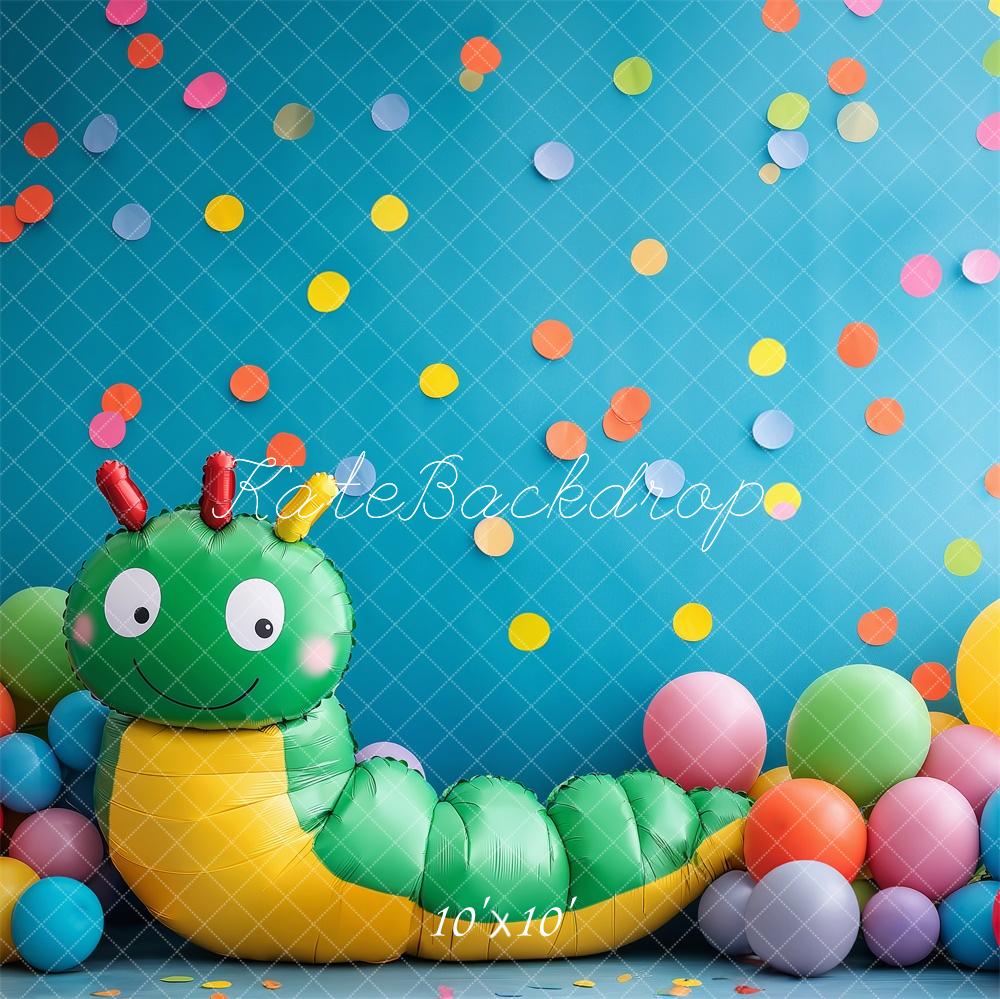 Fondo per cake smash colorato con palloni a forma di brucho progettato da Patty Roberts