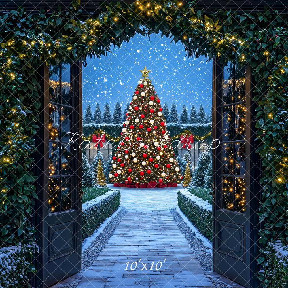 Fondo de Puerta Abierta de Árbol de Navidad Jardín Nevado con Luces diseñado por Mini MakeBelieve