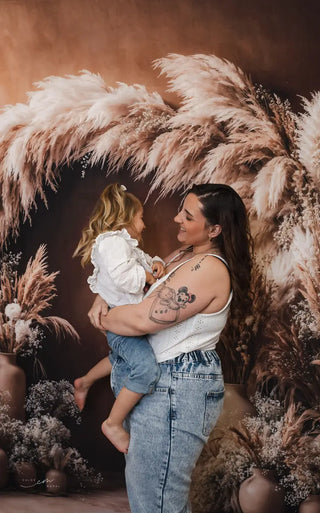 Fondo Marrón de Pampas Grass Boho Arch Diseñado por Emetselch