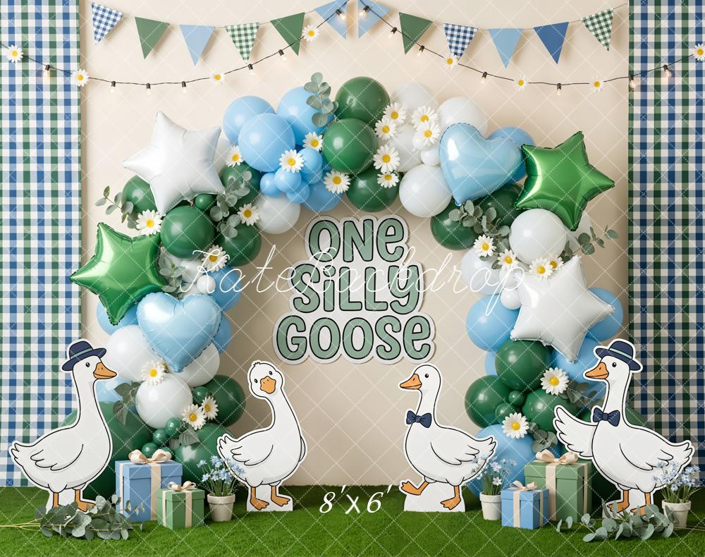 Kate Cake Smash Silly Goose Balloon Arch Green Plaid Daisy Backdrop Designed by Emetselch