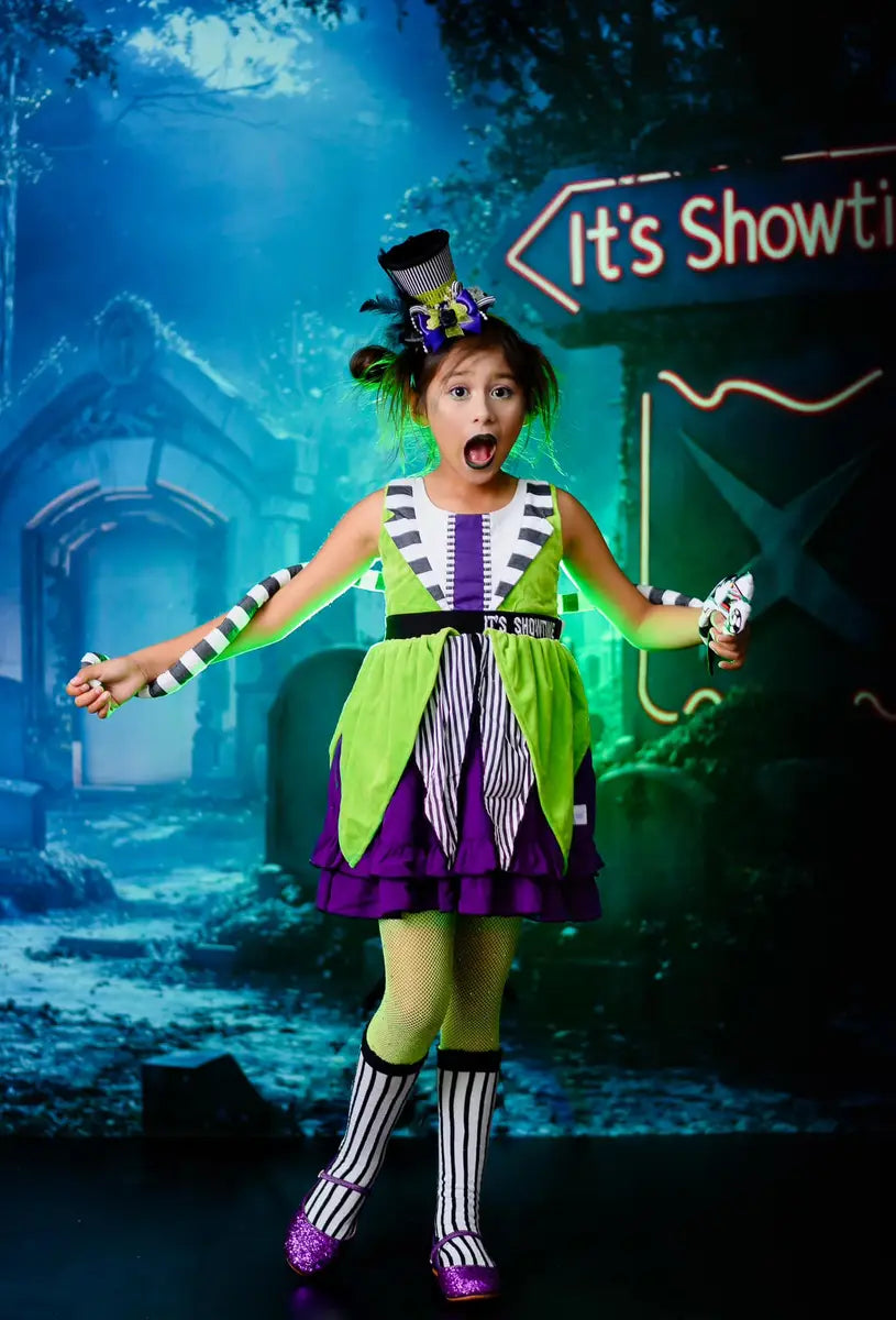 Halloween Neon Graveyard Night Foto Achtergrond Designed by Emetselch