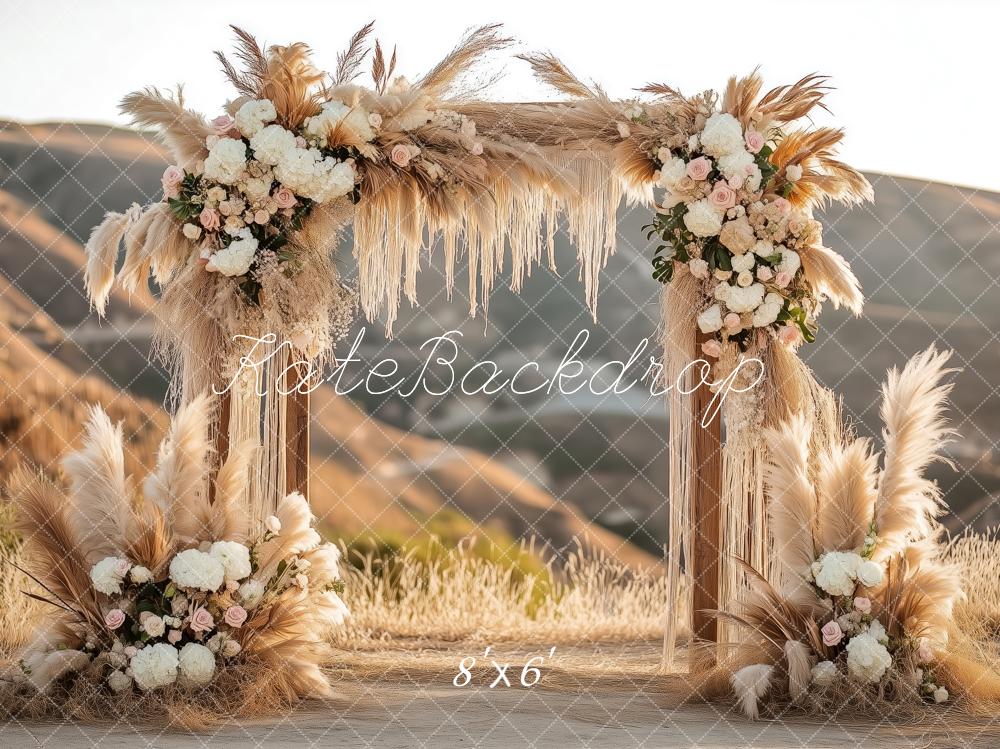 Arco de flores al aire libre boho diseñado por Patty Roberts