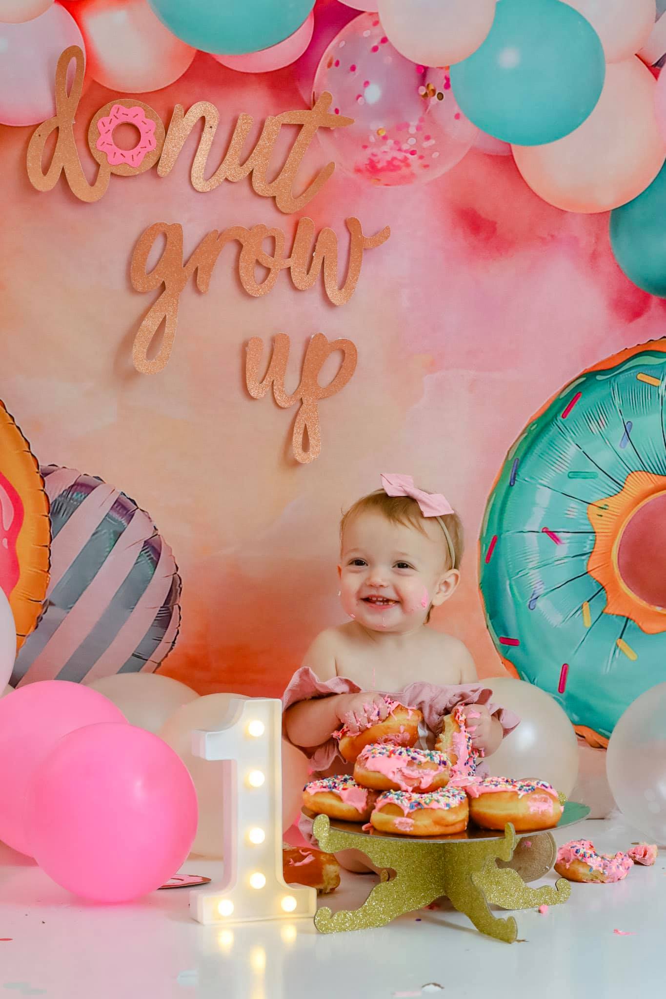 RTS Kate Cake Smash Donut Balloon Backdrop Designed by Emetselch (U.S. only)