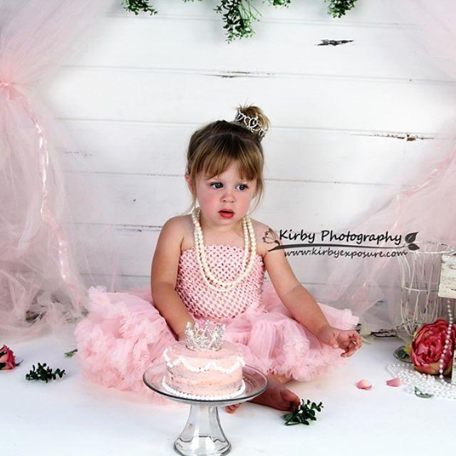 Katebackdrop鎷㈡綖Kate Garden Party in Pink Backdrop designed by Arica Kirby