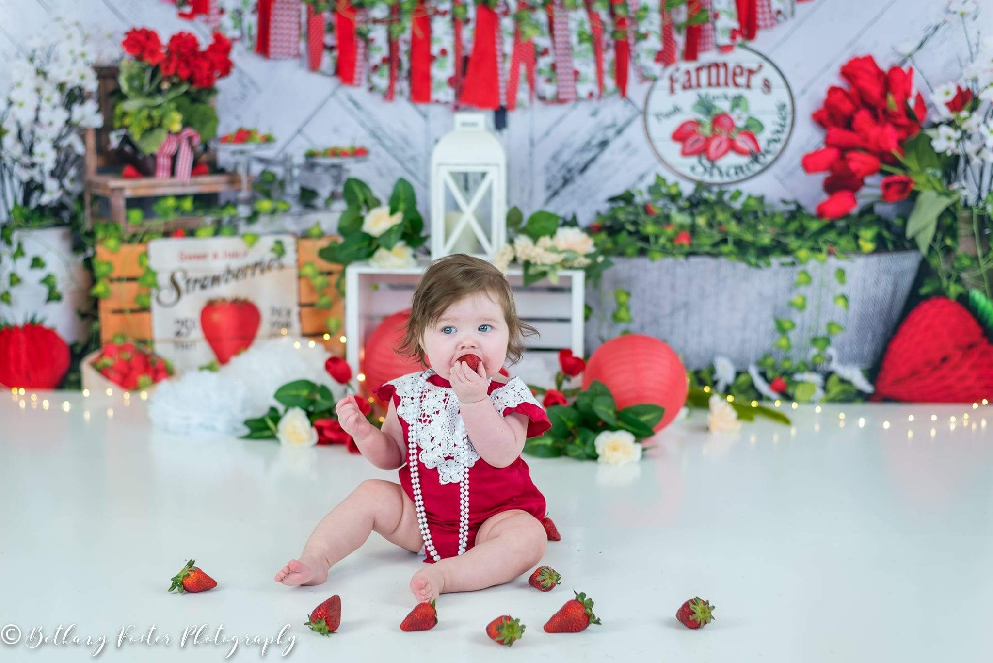 Katebackdrop鎷㈡綖Kate Summer Strawberry White Wooden Board With Banners Backdrop