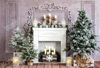 Fondo de Navidad Elegante con Chimenea, Árbol y Vela Diseñado por Chain Photography