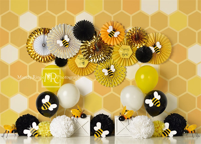 Kate Sweet as Can Bee Backdrop Designed by Mandy Ringe Photography