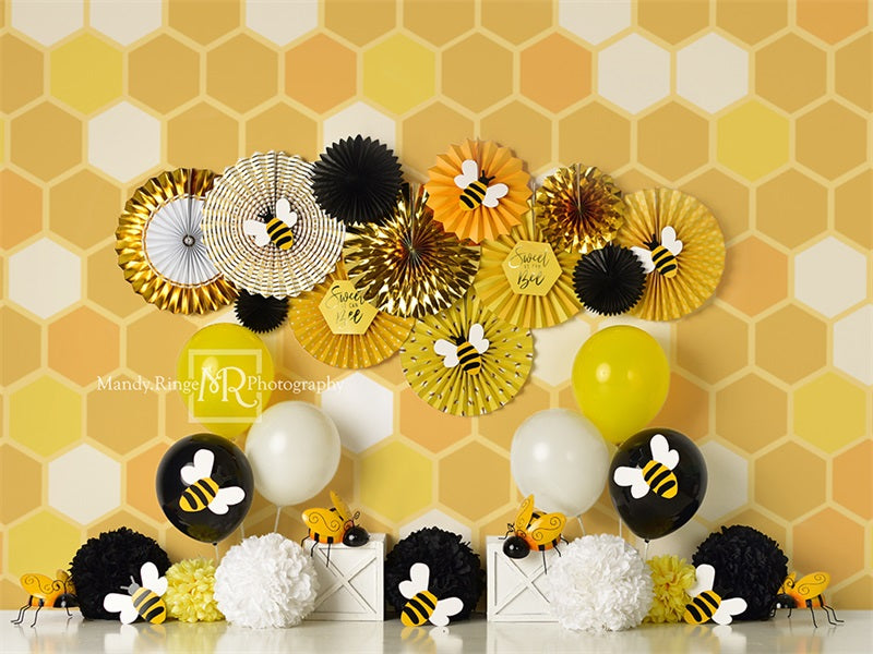 Kate Sweet as Can Bee Backdrop Designed by Mandy Ringe Photography
