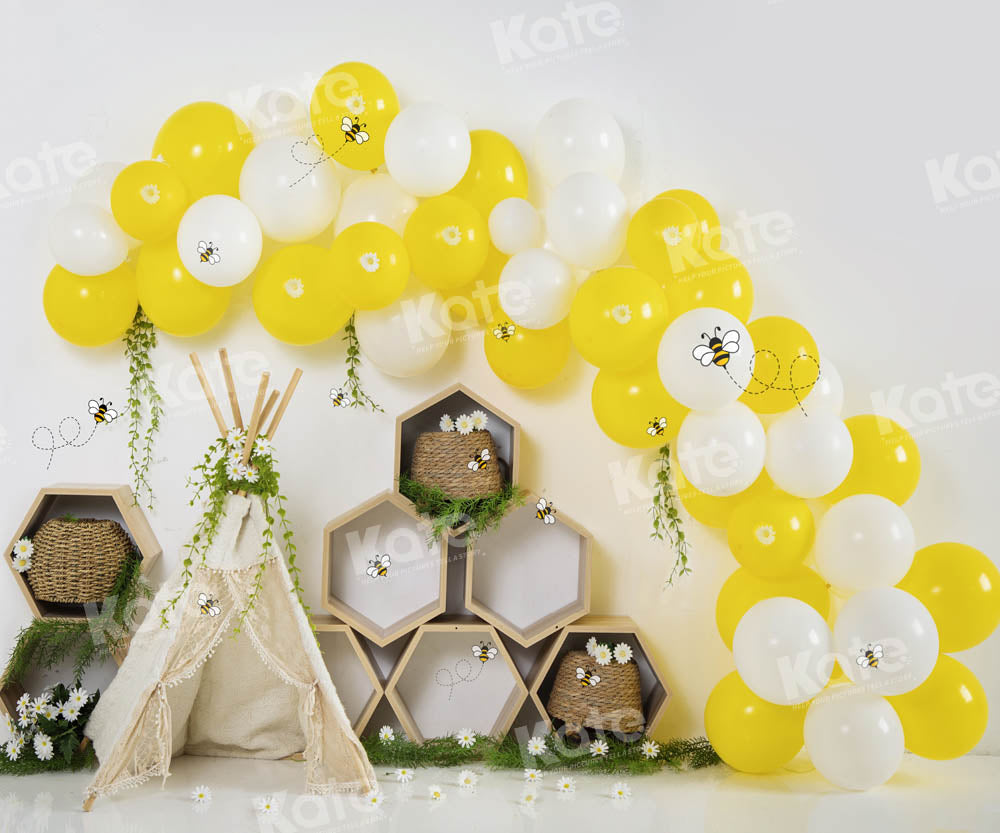 Kate Industrious Bee Balloons Cake Smash Backdrop Designed by Uta Mueller Photography