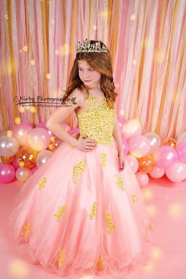 Katebackdrop鎷㈡綖Kate Birthday Pink & Gold Ribbons with Balloons Backdrop Designed By Arica Kirby