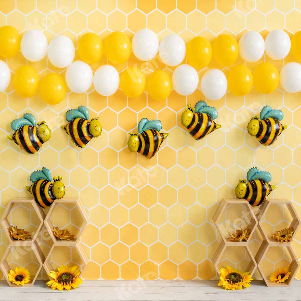 Kate Bee Balloon Backdrop Yellow Honeycomb Cake Smash Designed by Emetselch